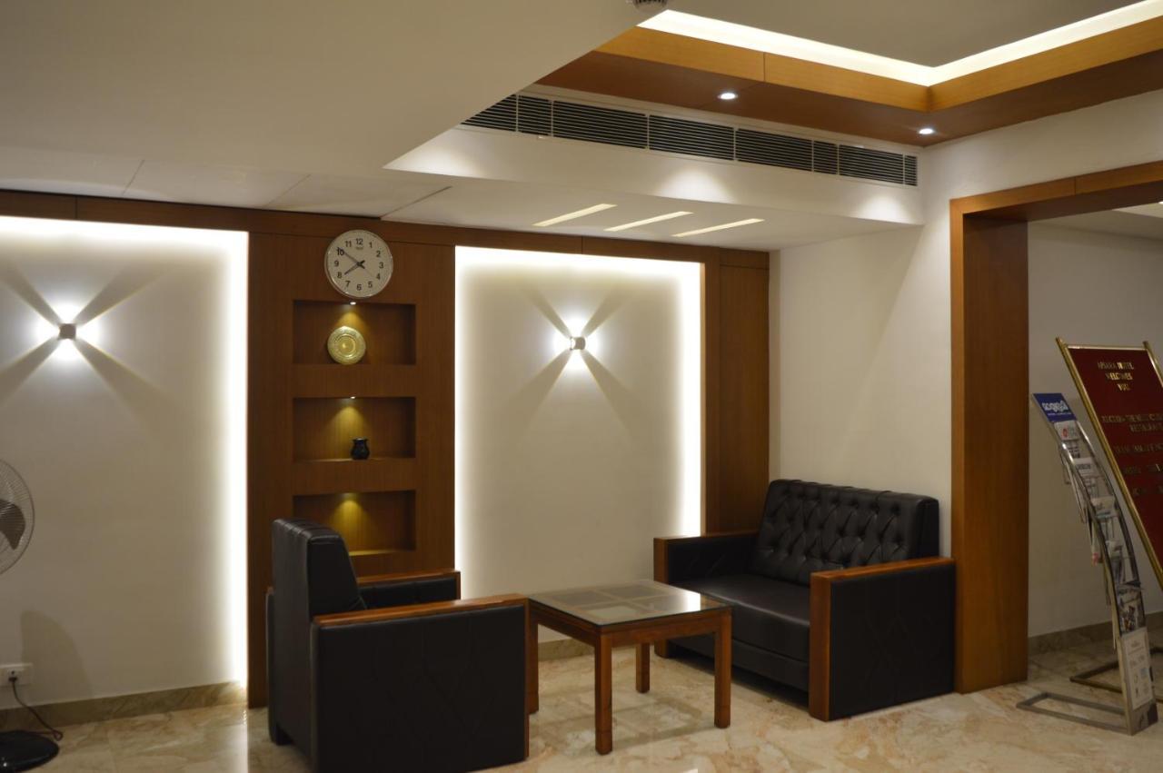 Hotel Apsara Shoranur Luaran gambar