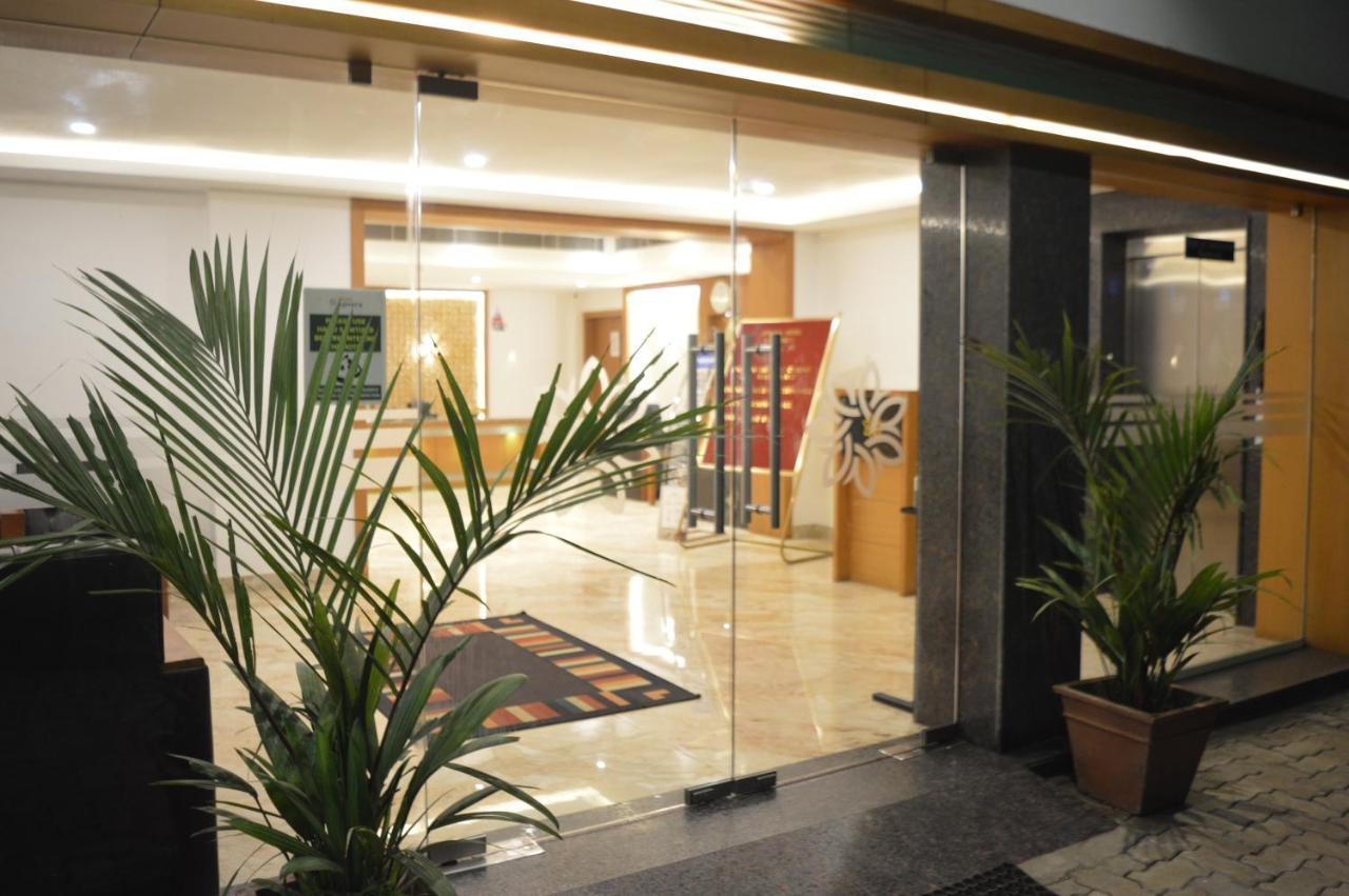 Hotel Apsara Shoranur Luaran gambar