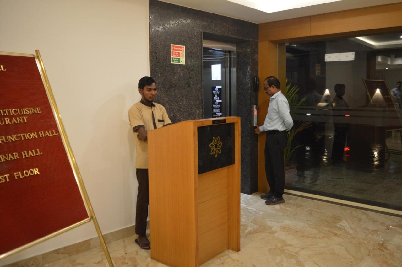 Hotel Apsara Shoranur Luaran gambar