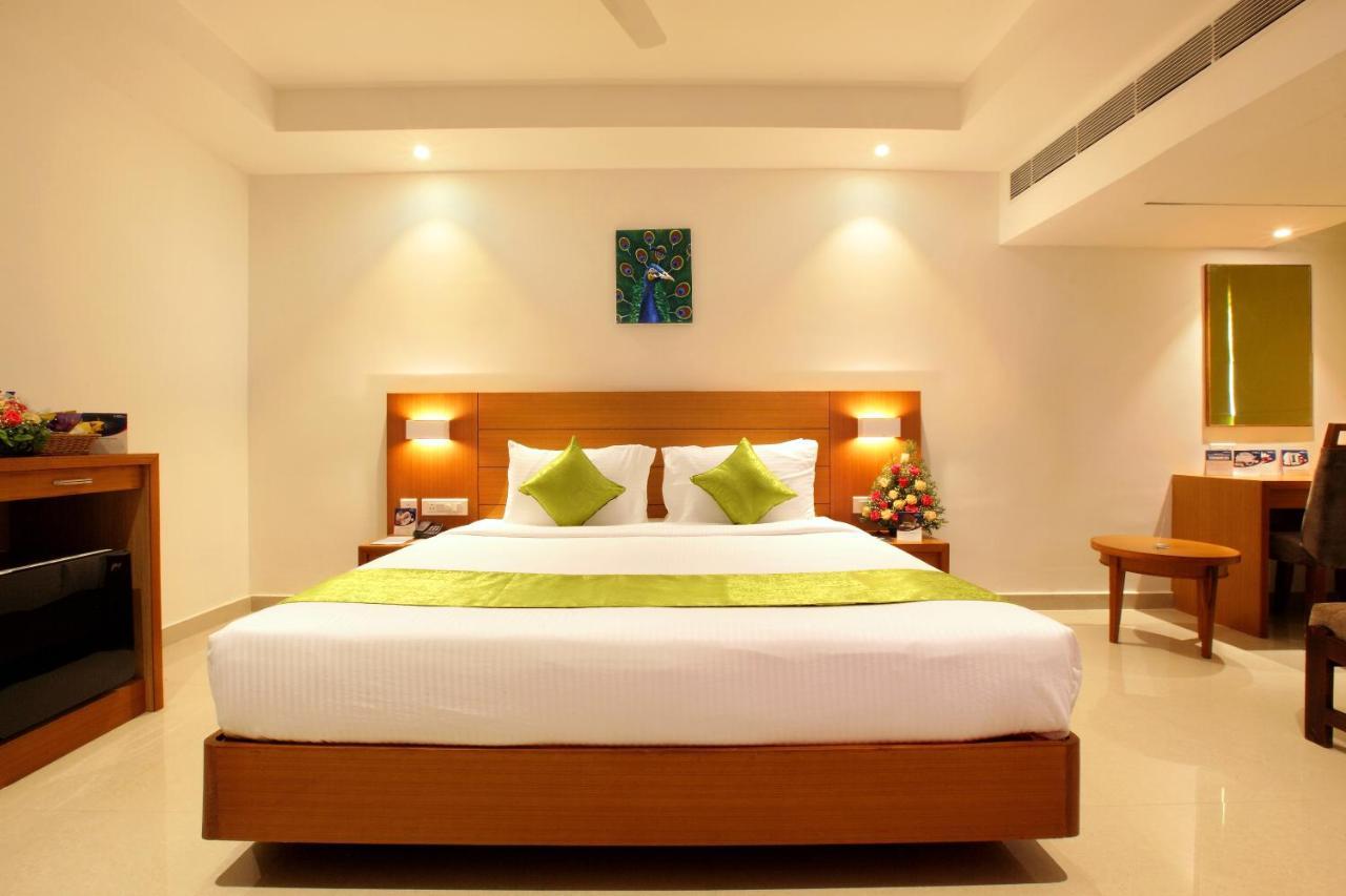 Hotel Apsara Shoranur Luaran gambar