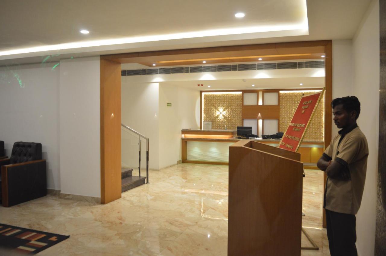 Hotel Apsara Shoranur Luaran gambar