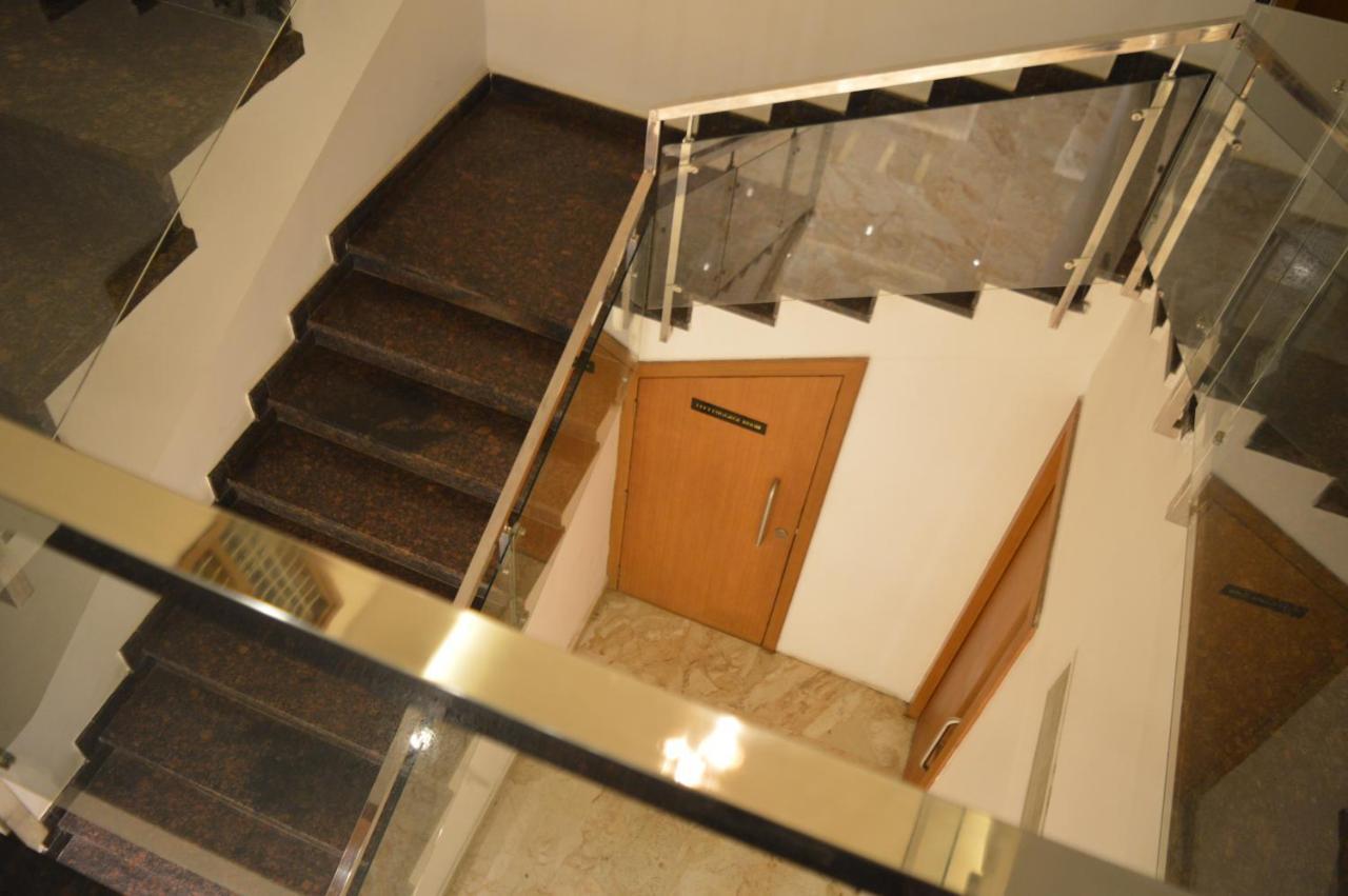 Hotel Apsara Shoranur Luaran gambar