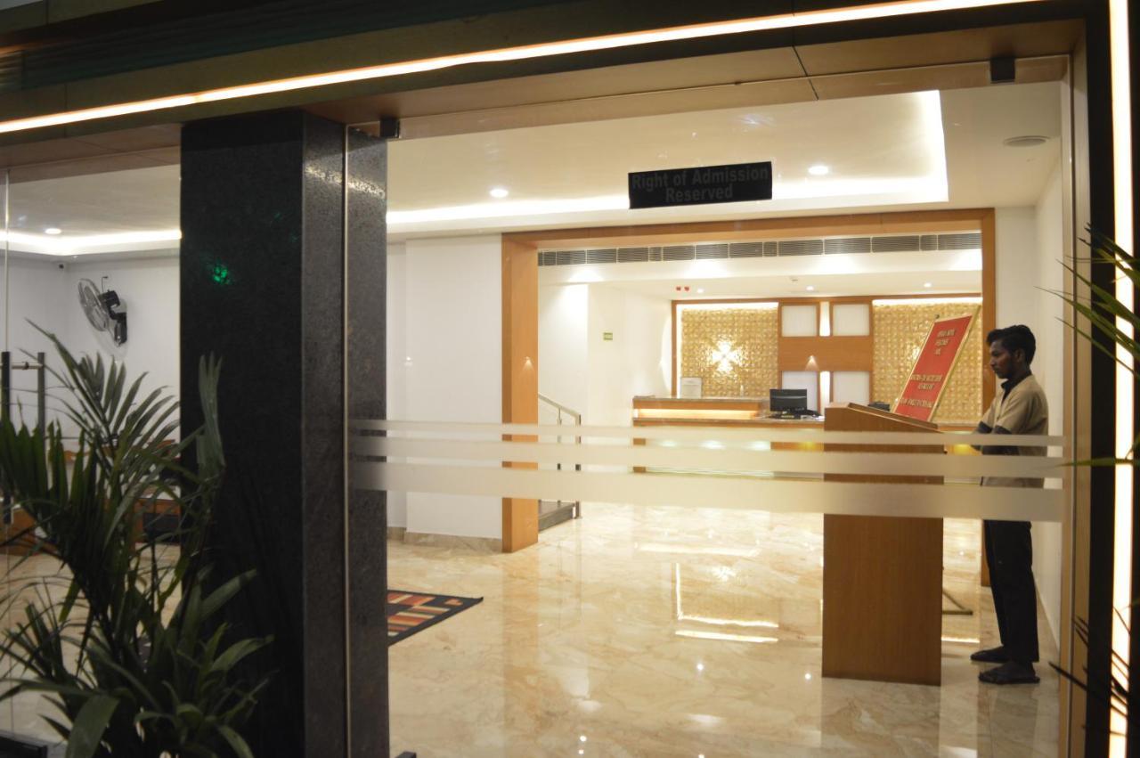 Hotel Apsara Shoranur Luaran gambar