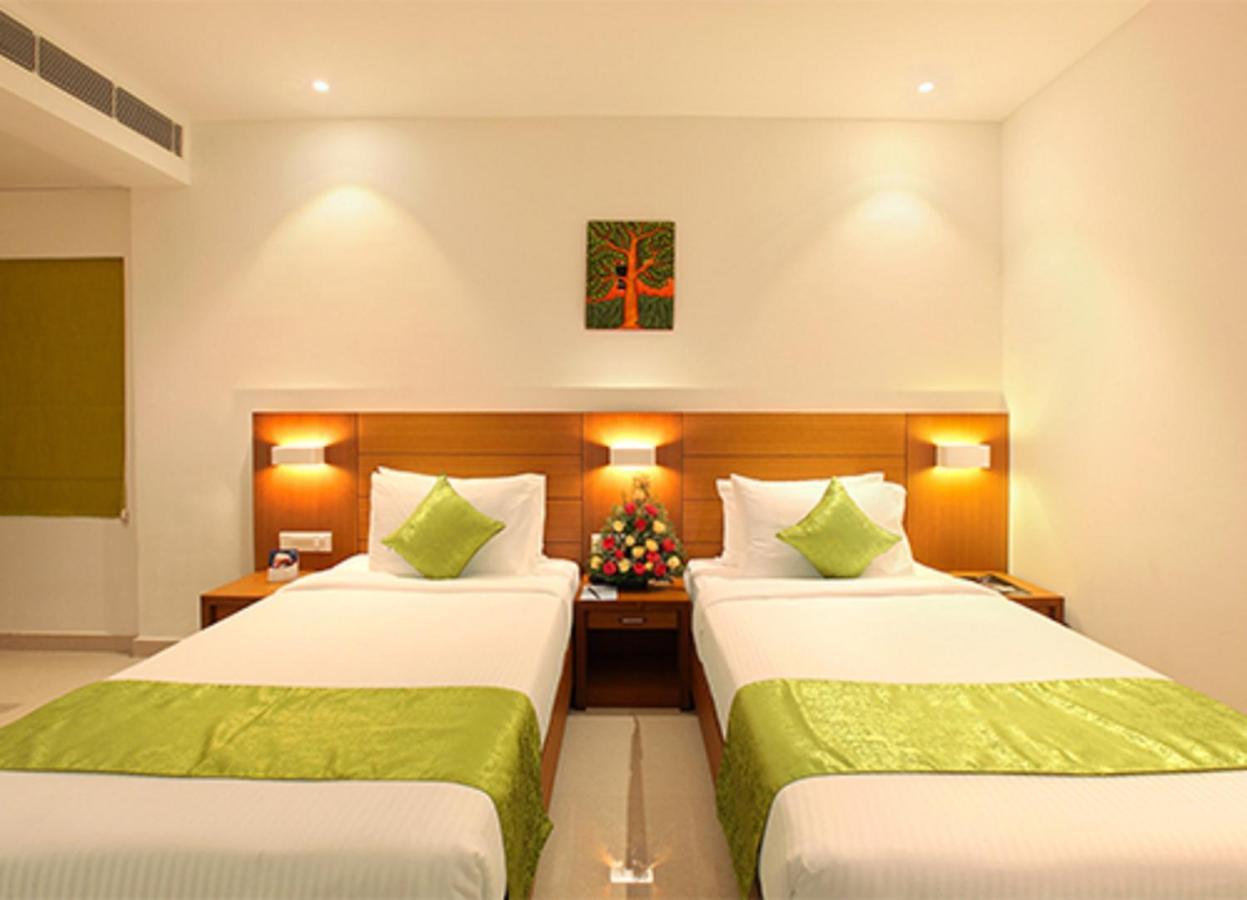Hotel Apsara Shoranur Luaran gambar