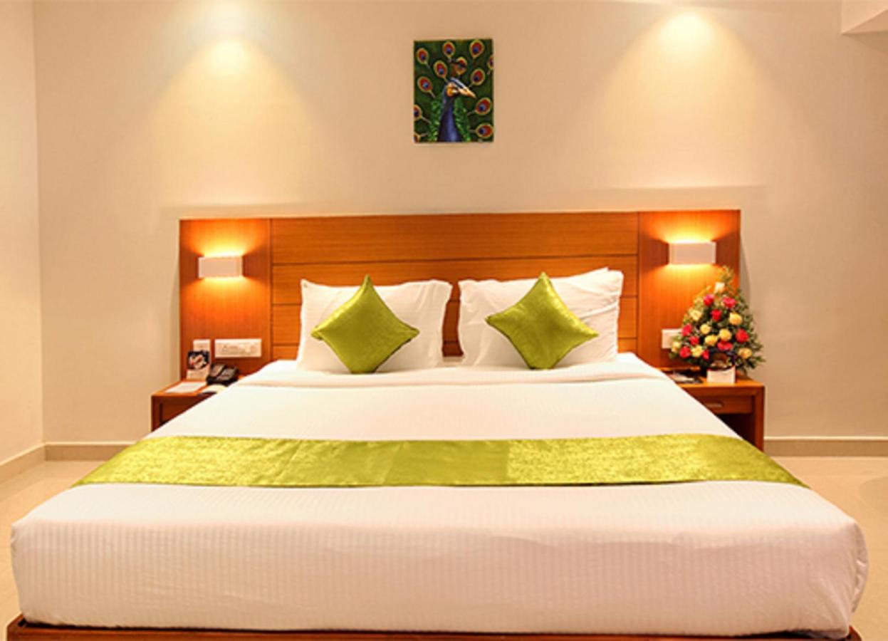 Hotel Apsara Shoranur Luaran gambar
