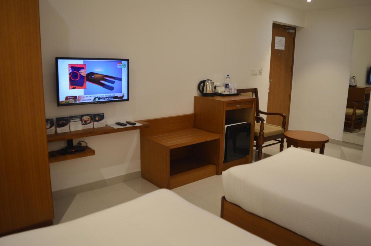 Hotel Apsara Shoranur Luaran gambar