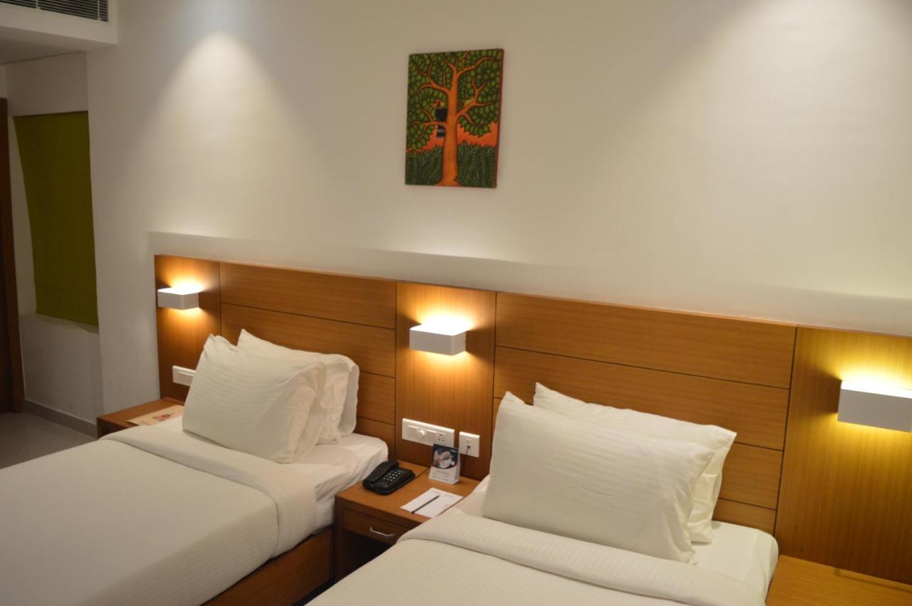 Hotel Apsara Shoranur Luaran gambar