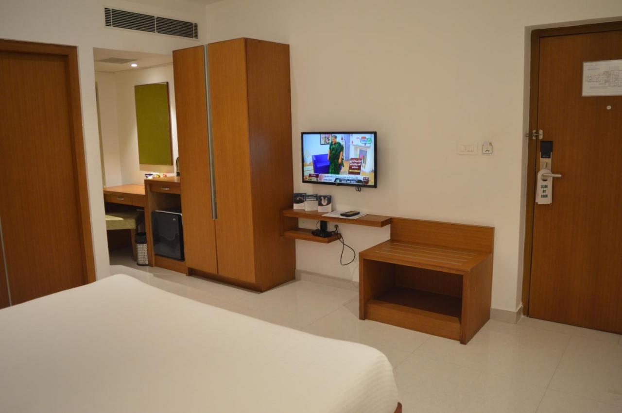 Hotel Apsara Shoranur Luaran gambar