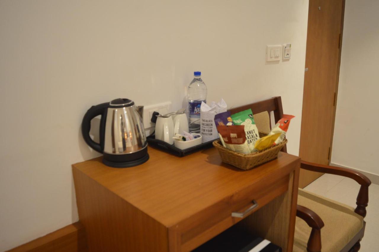 Hotel Apsara Shoranur Luaran gambar