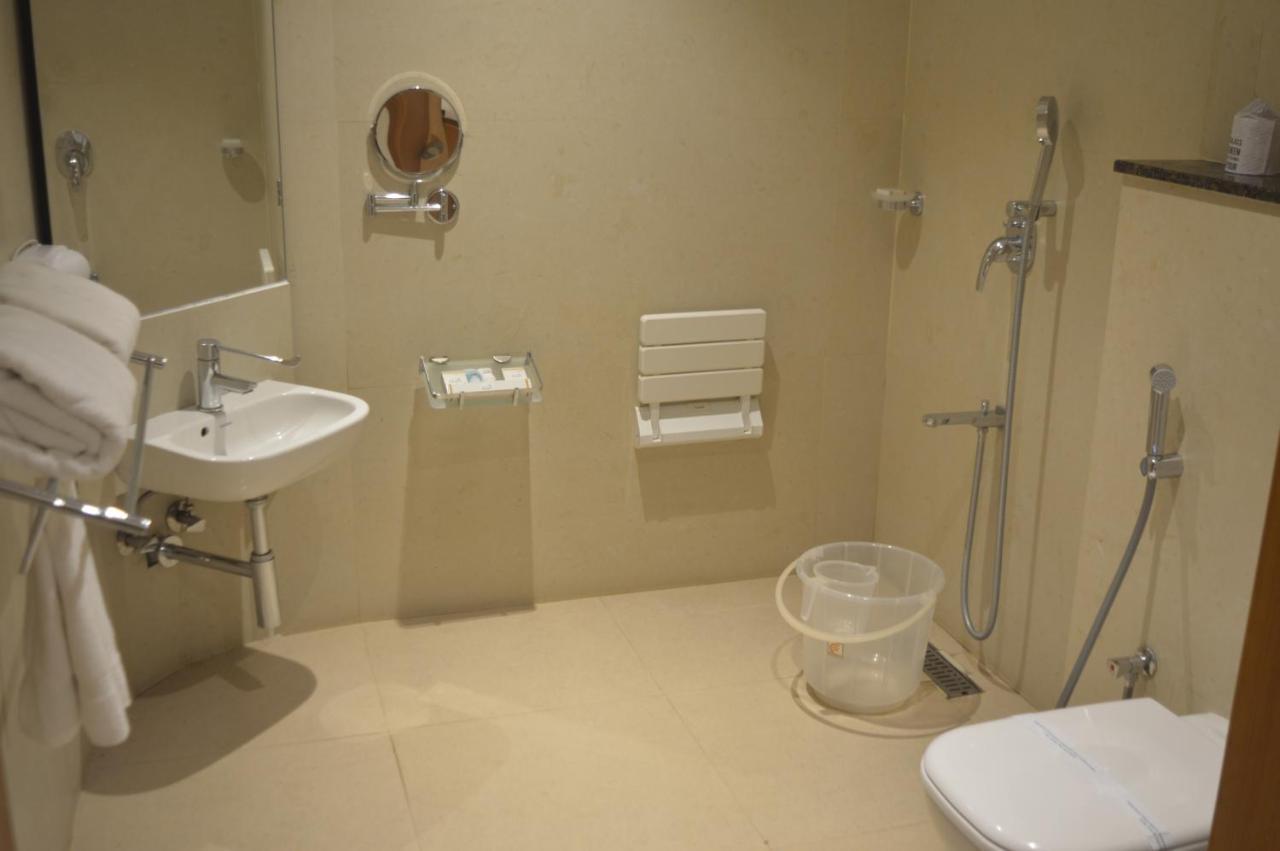Hotel Apsara Shoranur Luaran gambar